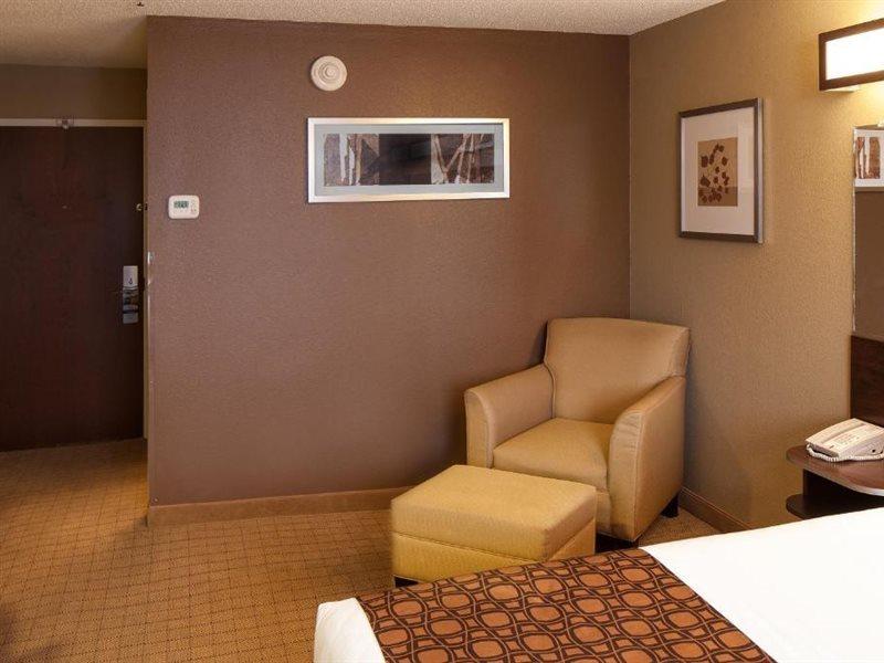 Microtel Inn & Suites By Wyndham St Clairsville - Wheeling St. Clairsville Экстерьер фото