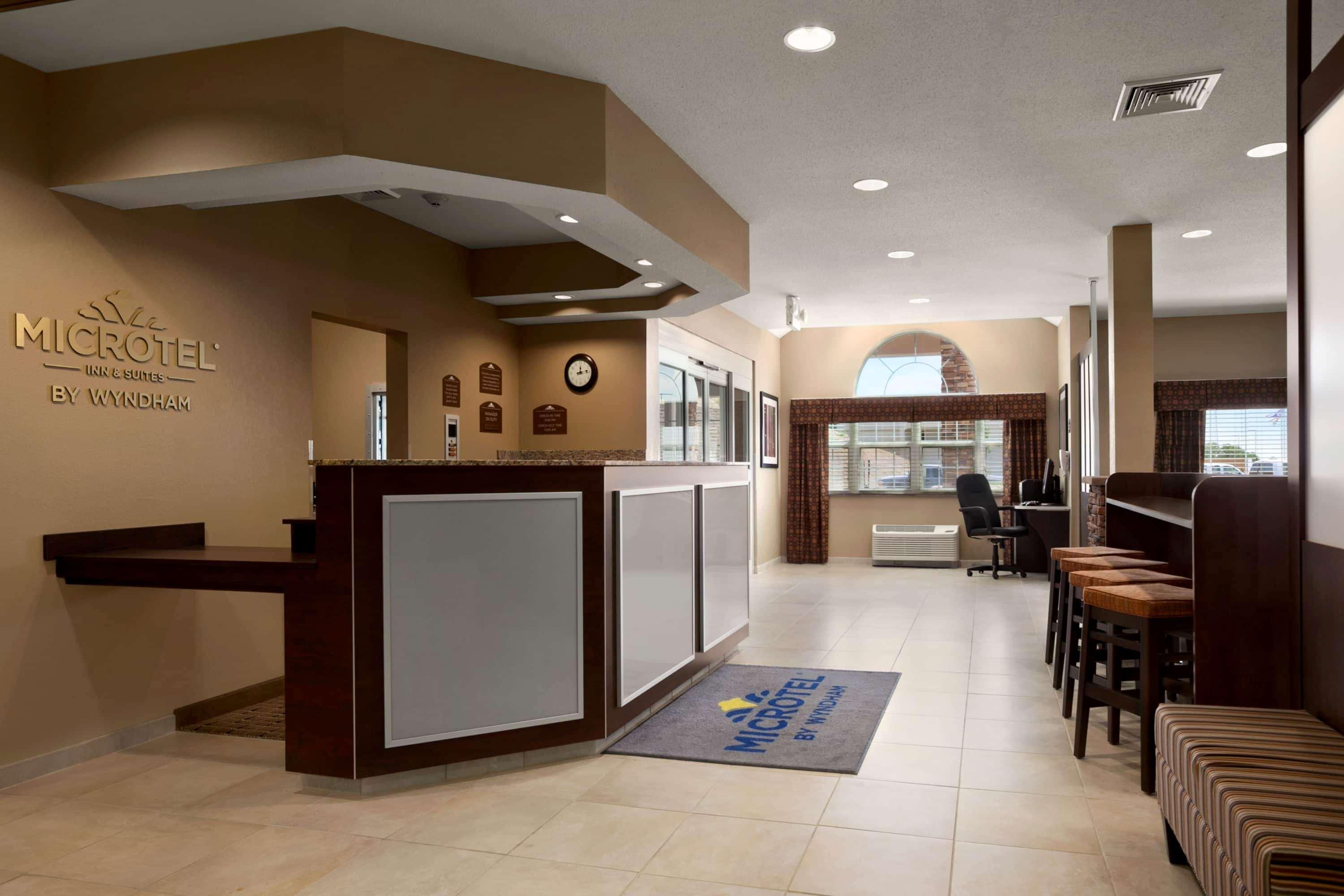 Microtel Inn & Suites By Wyndham St Clairsville - Wheeling St. Clairsville Экстерьер фото