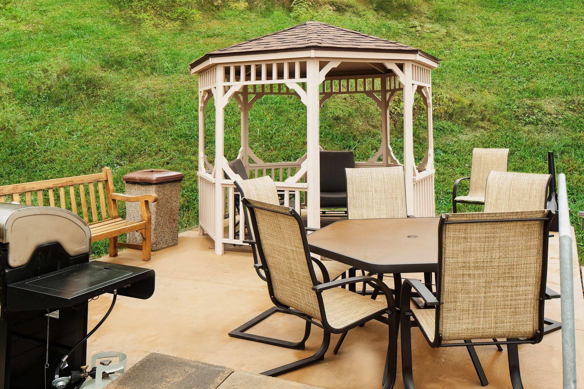 Microtel Inn & Suites By Wyndham St Clairsville - Wheeling St. Clairsville Экстерьер фото